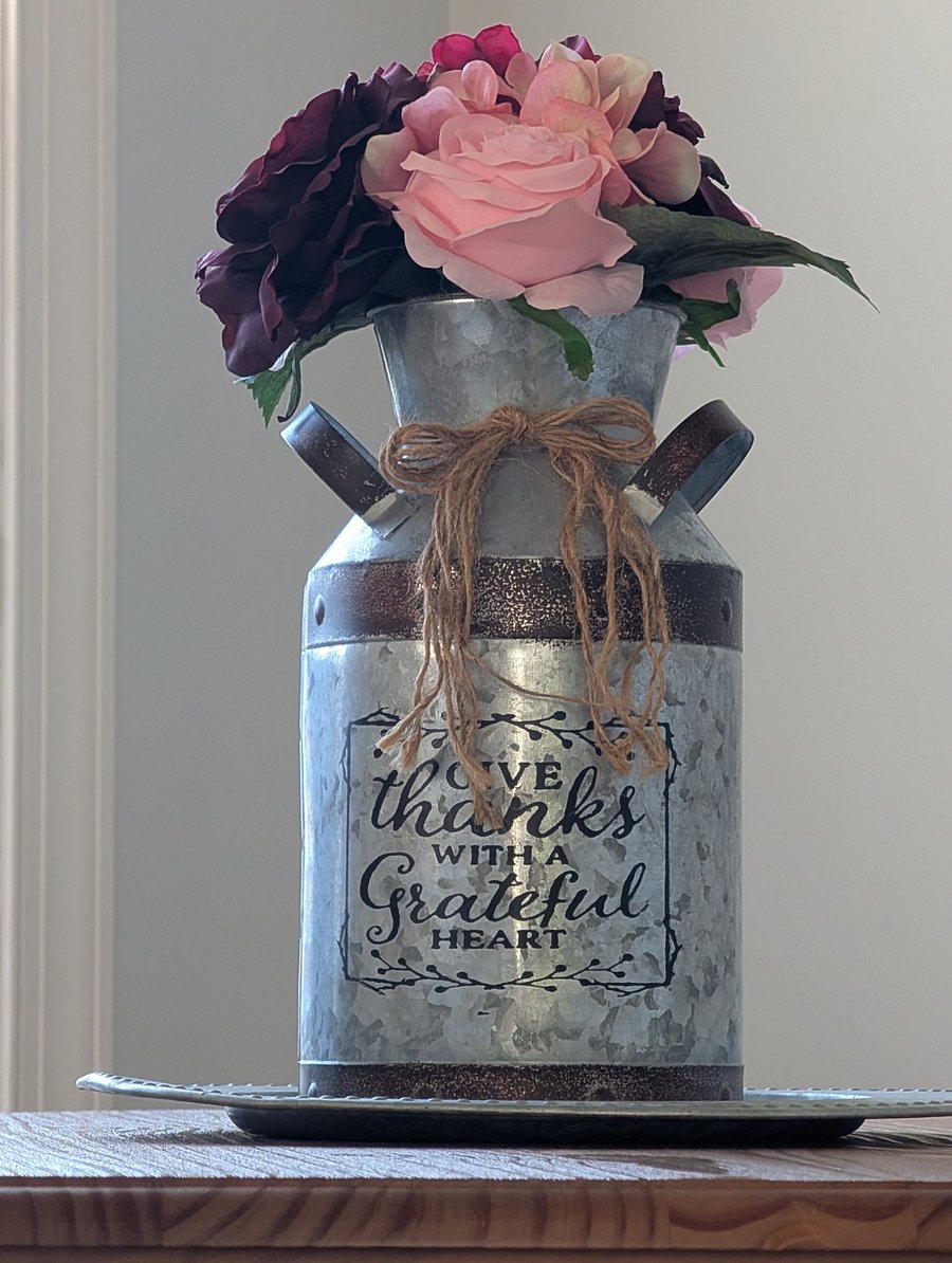 Dining-room centerpiece - Give thanks with a grateful heart.