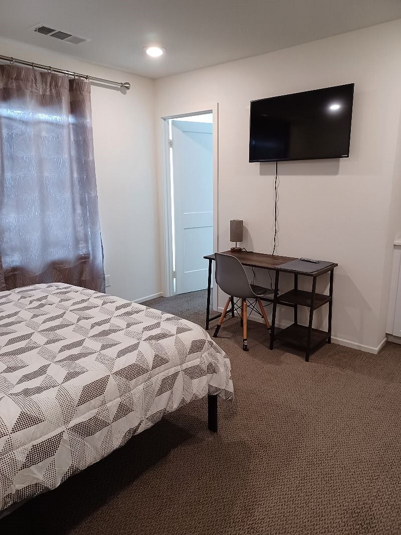 Furnished Finder property 412437_1 photo 3
