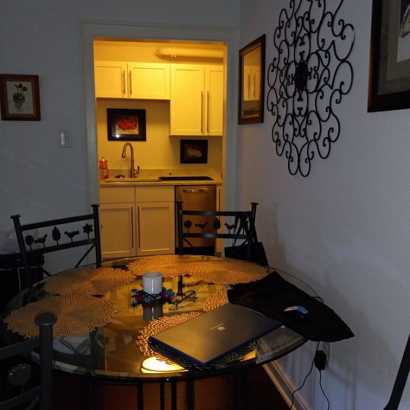 Dinning Area looking into Kitchen