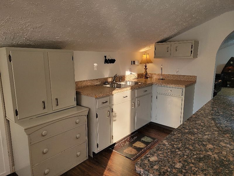 Furnished Finder property 412573_1 photo 3