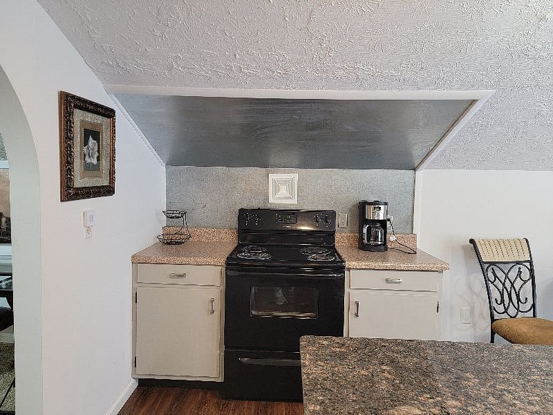 Furnished Finder property 412573_1 photo 2