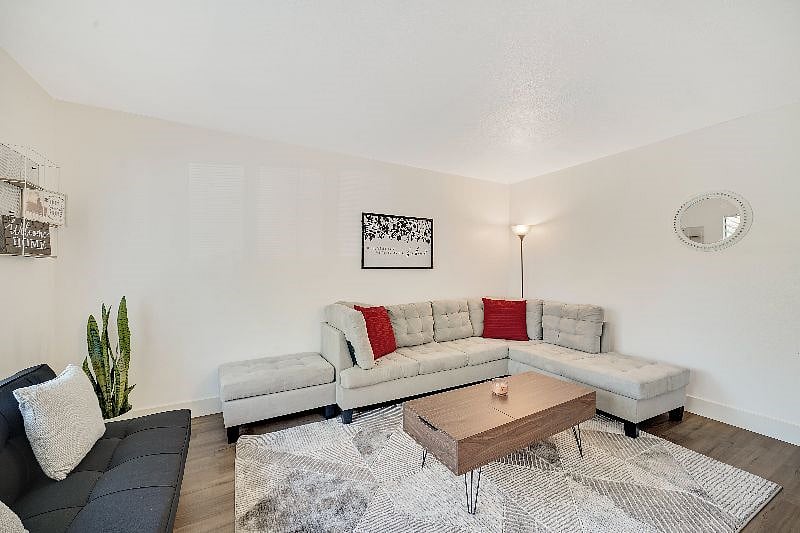 Furnished Finder property 412597_1 photo 2