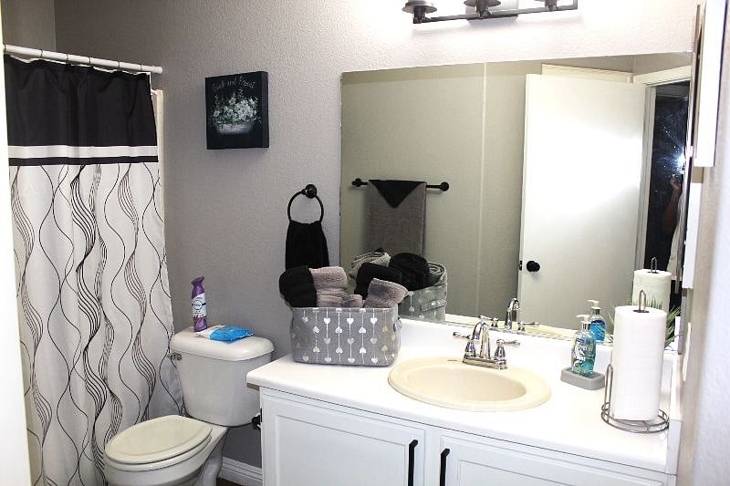 2nd bathroom