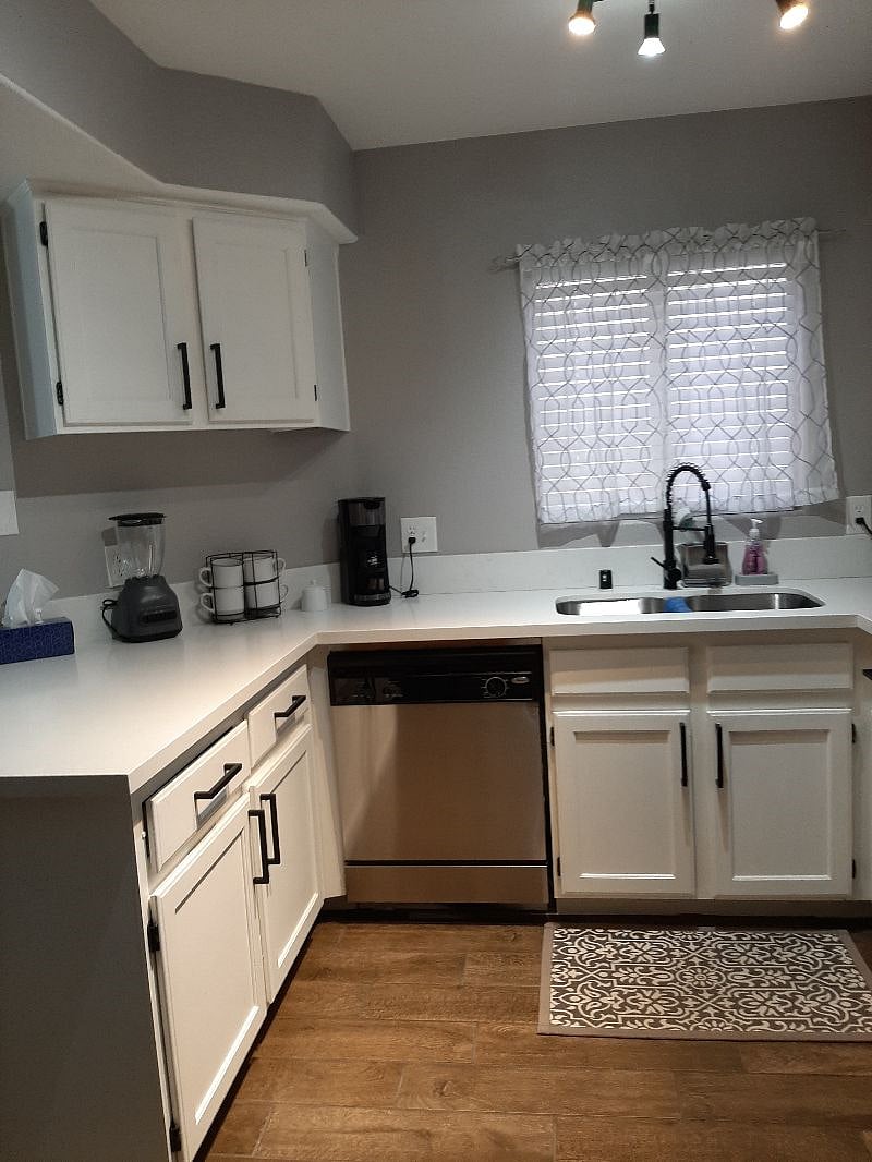 Furnished Finder property 412599_1 photo 21