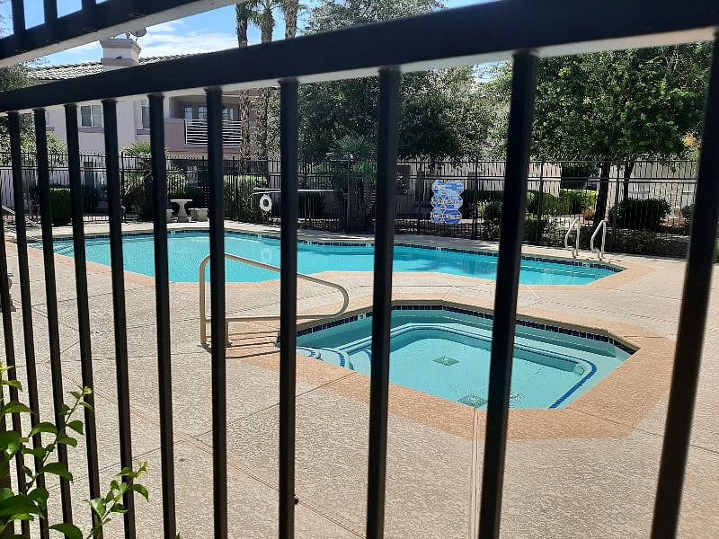 Pool/Jacuzzi