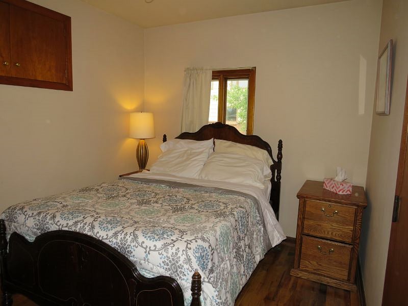 Full size bed