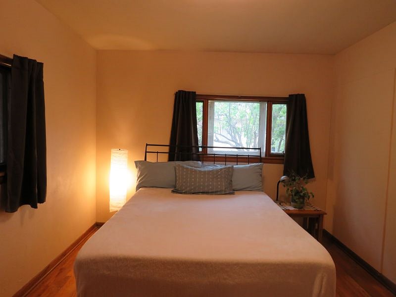 Queen size bed