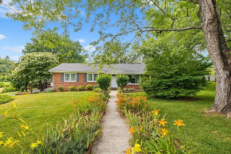 Furnished Finder property 412898_1 photo 17