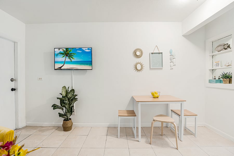 Charming dining area, ideal for enjoying meals.