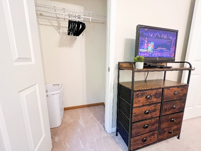 Clothes storage in the closet & dresser