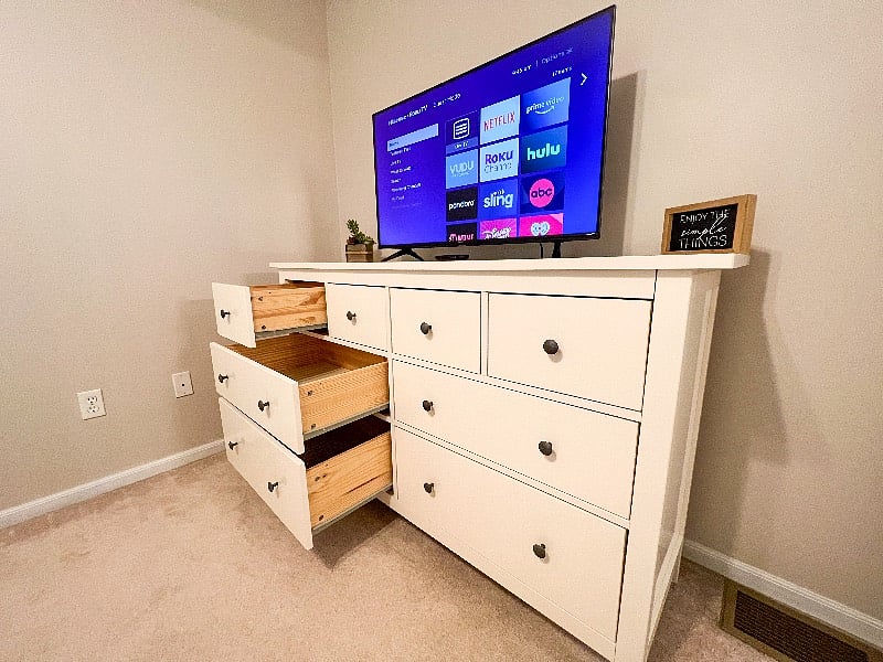 So much clothes can fit in this dresser! Two people could truly share each side.
