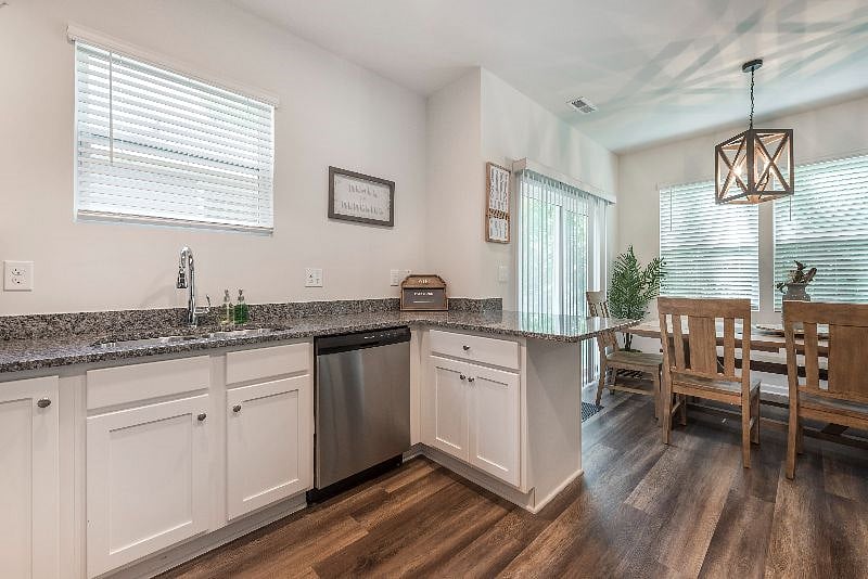 Furnished Finder property 413091_1 photo 6