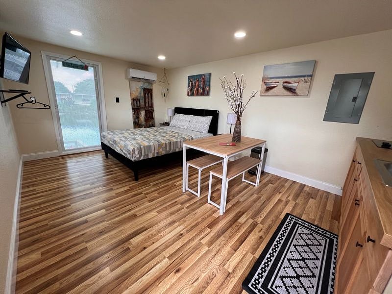 Furnished Finder property 413209_9 photo 3