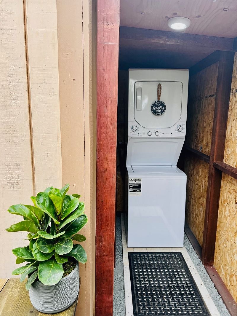 Convenient shared laundry facility (right by your parking space)
You will have a day for your private use only plus 1 flex day that is first come first serve with other tenants on the property