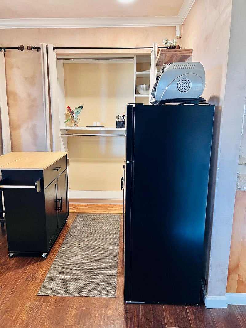 Everything you need to make a healthy meal including a convection oven/ toaster/ broiler/ hot plate, pans, crock pot and rice cooker
