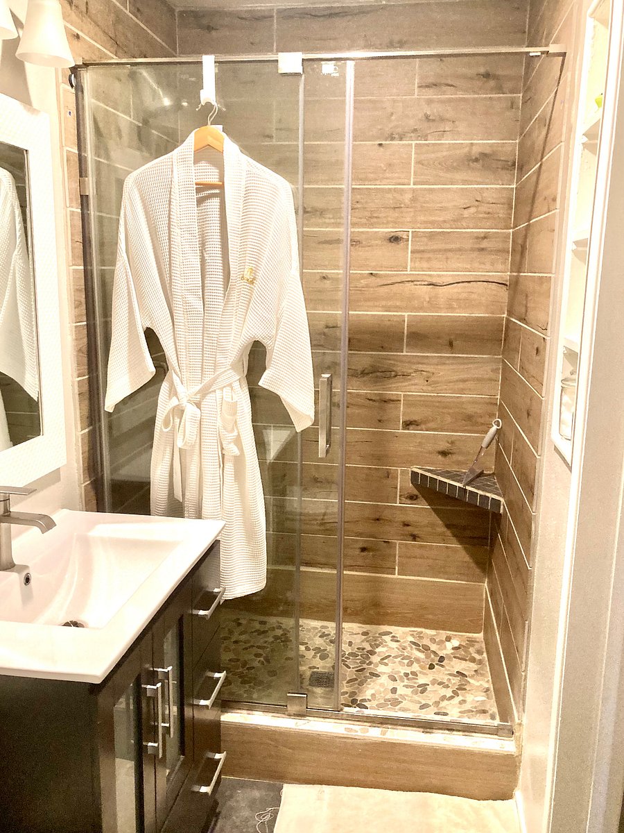 Private full bathroom & walk-in shower
