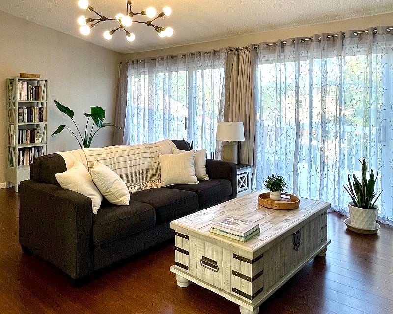 Living Room (Second Floor)
