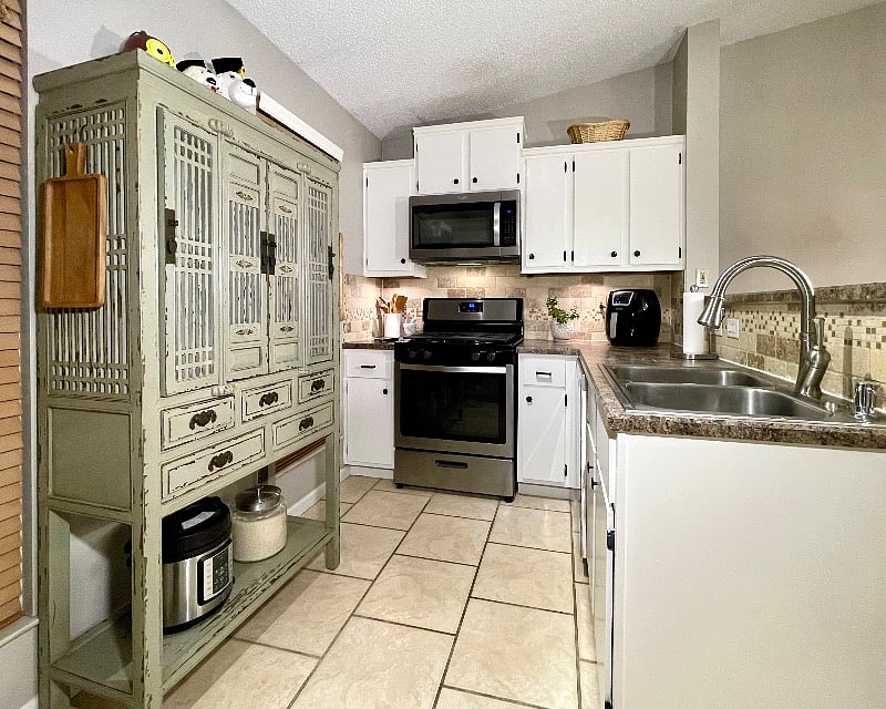 Kitchen (Second Floor)