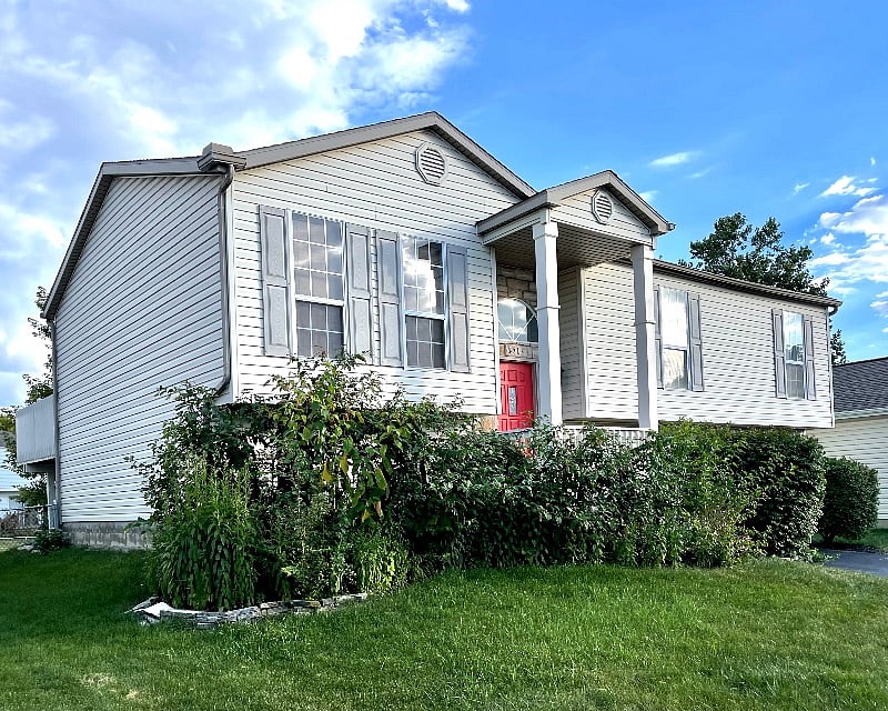 3 Bedrooms, 2.5 Baths, & Fenced Backyard