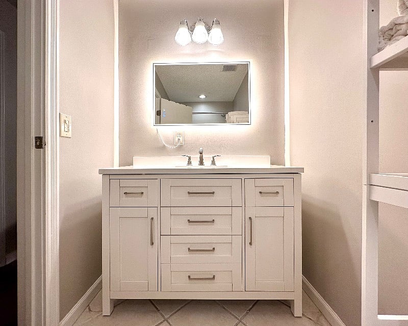 Full Bath (Second Floor)