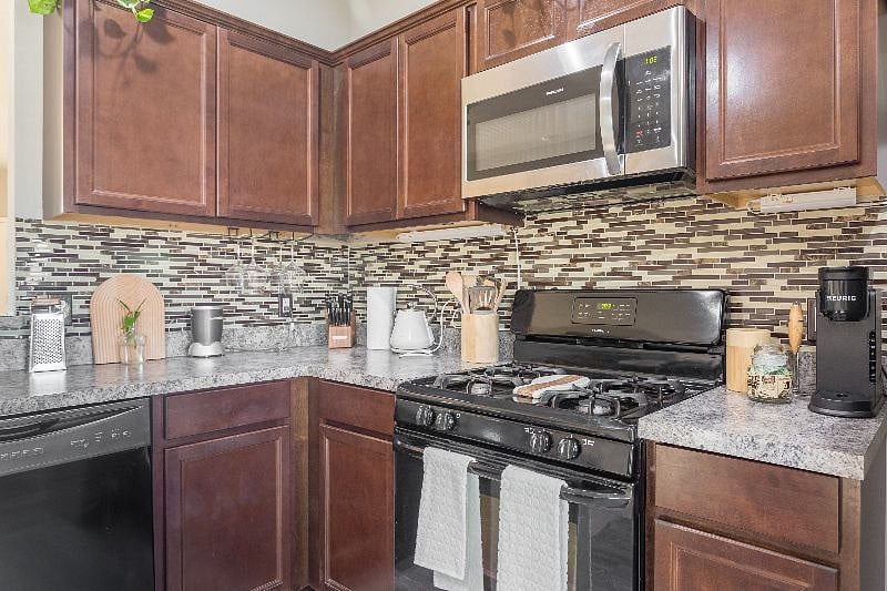 Furnished Finder property 413422_1 photo 15