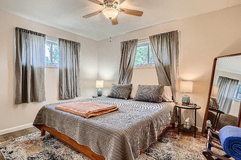 Bedroom 1: Whether youre a travel nurse, remote worker, adventurer, or parent, you will find yourself restored after a glorious night of sleep on this king-sized, ultra soft memory foam mattress.  