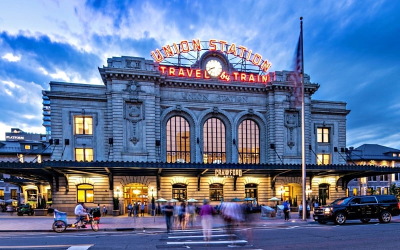 8 miles/15 minutes from Union Station/LoDo 