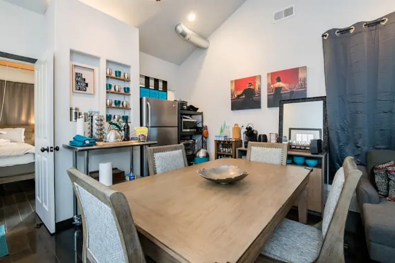 Beautiful kitchen area with all amenities.
