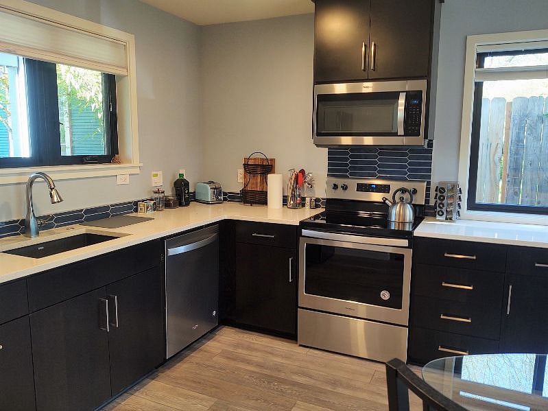 Furnished Finder property 413610_1 photo 9