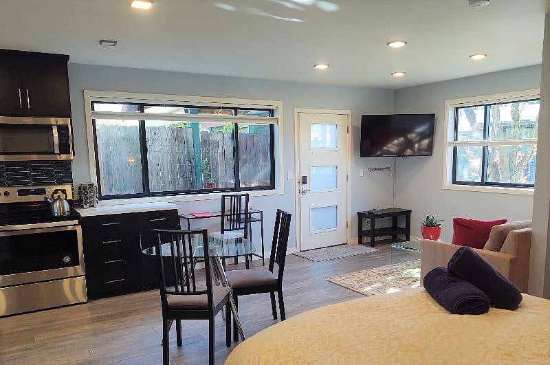 Furnished Finder property 413610_1 photo 7