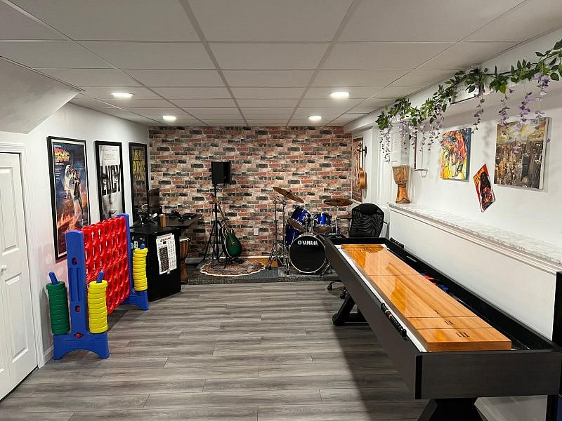 This bonus room in the basement will be emptied and can be used for games, arts and crafts, play room, etc.
