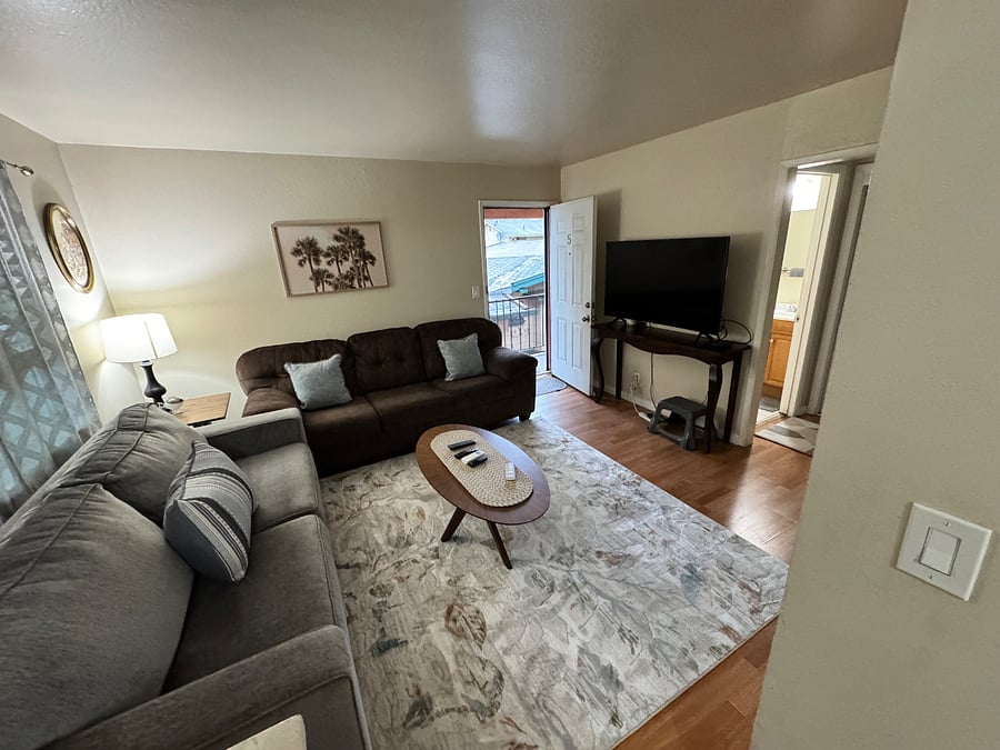 Furnished Finder property 413755_2 photo 3