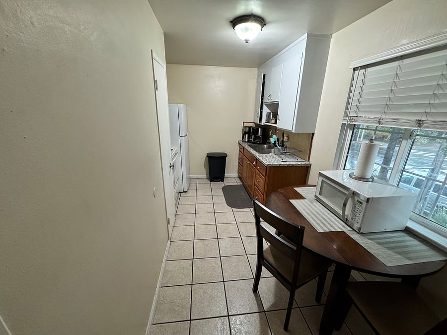 Furnished Finder property 413755_2 photo 4