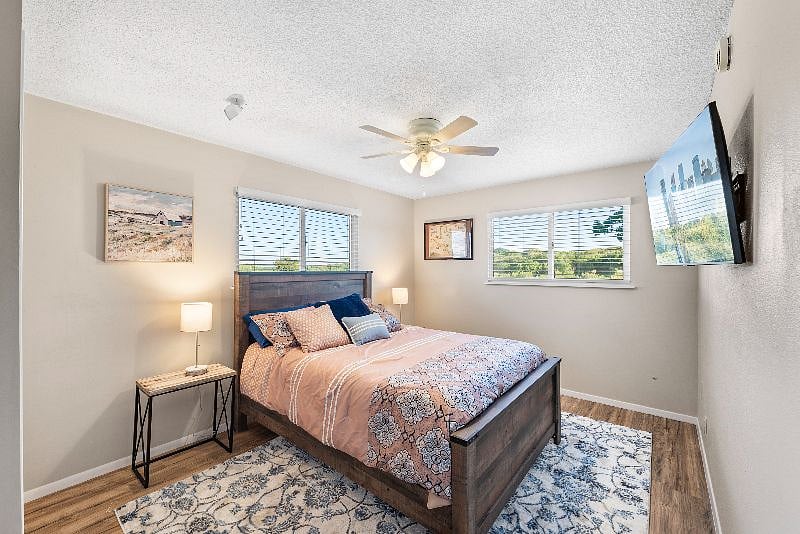 queen bed