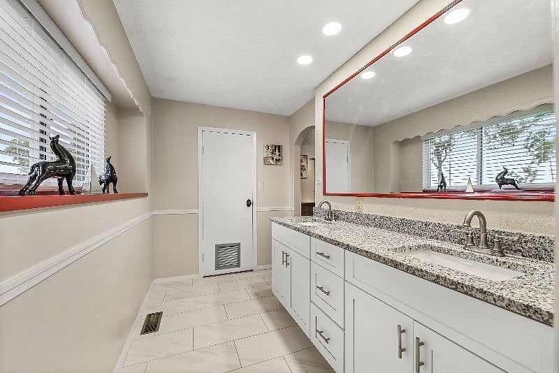 master bath room