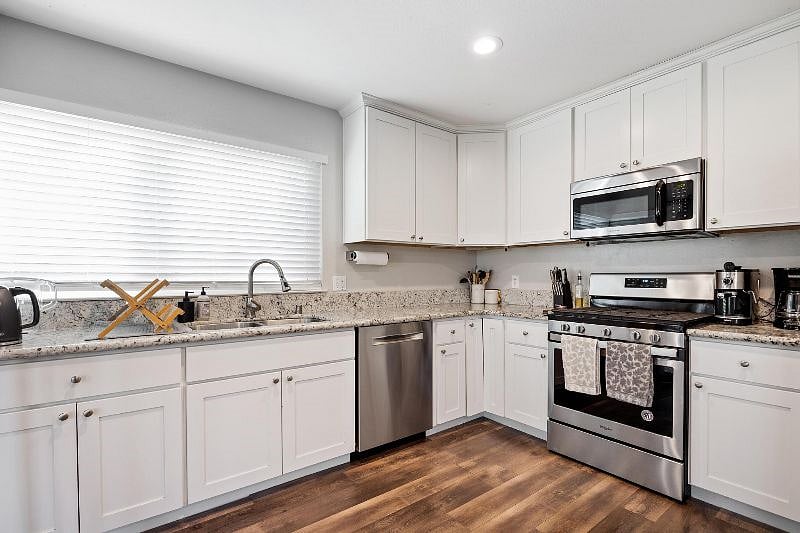 Furnished Finder property 413762_1 photo 13