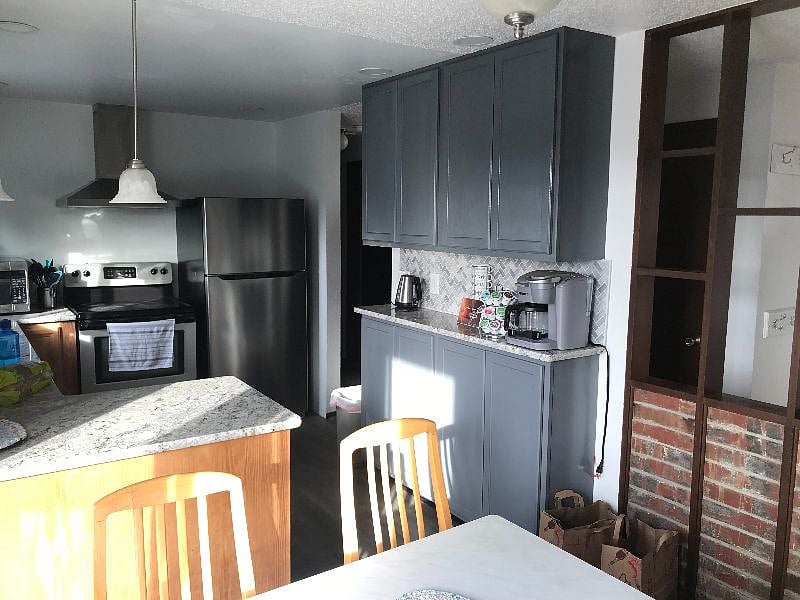 Dining area and Coffee Bar