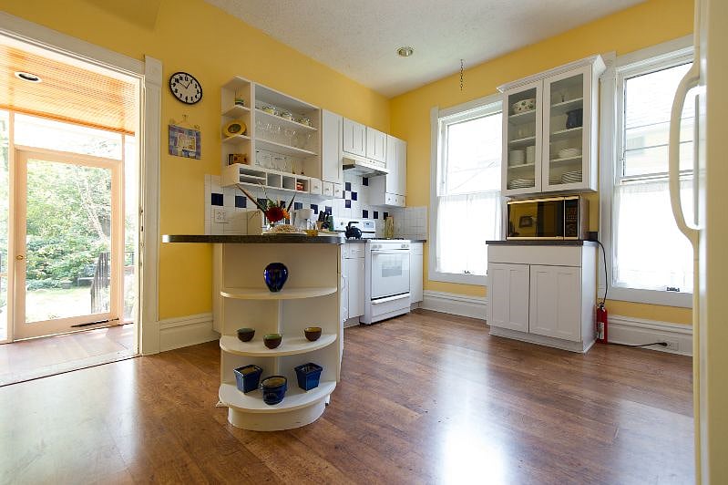 Furnished Finder property 413824_1 photo 16