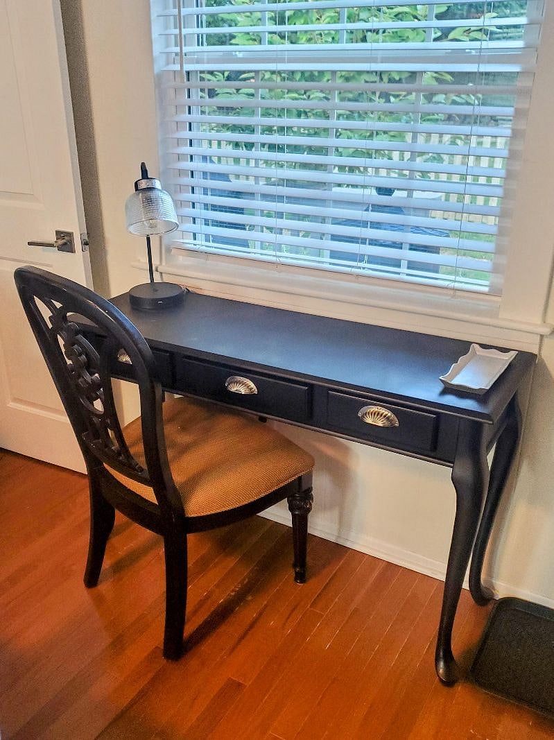 separate work area so you don't have to put your laptop on the dining table!