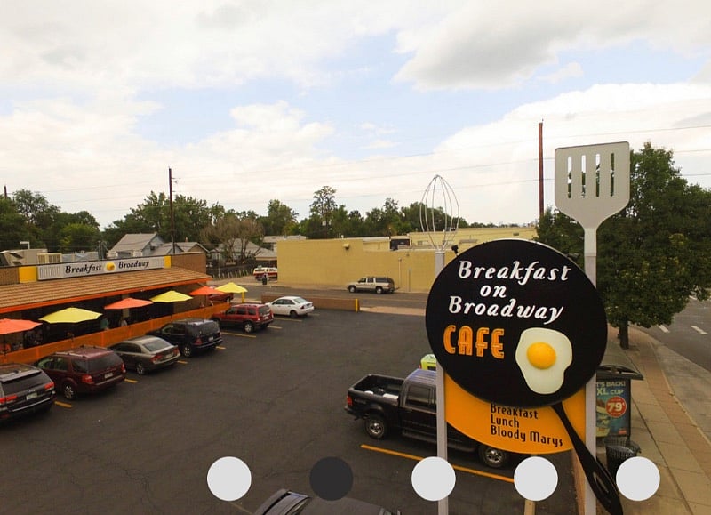 Breakfast on Broadway - 0.8 miles away! Great breakfast and brunch!