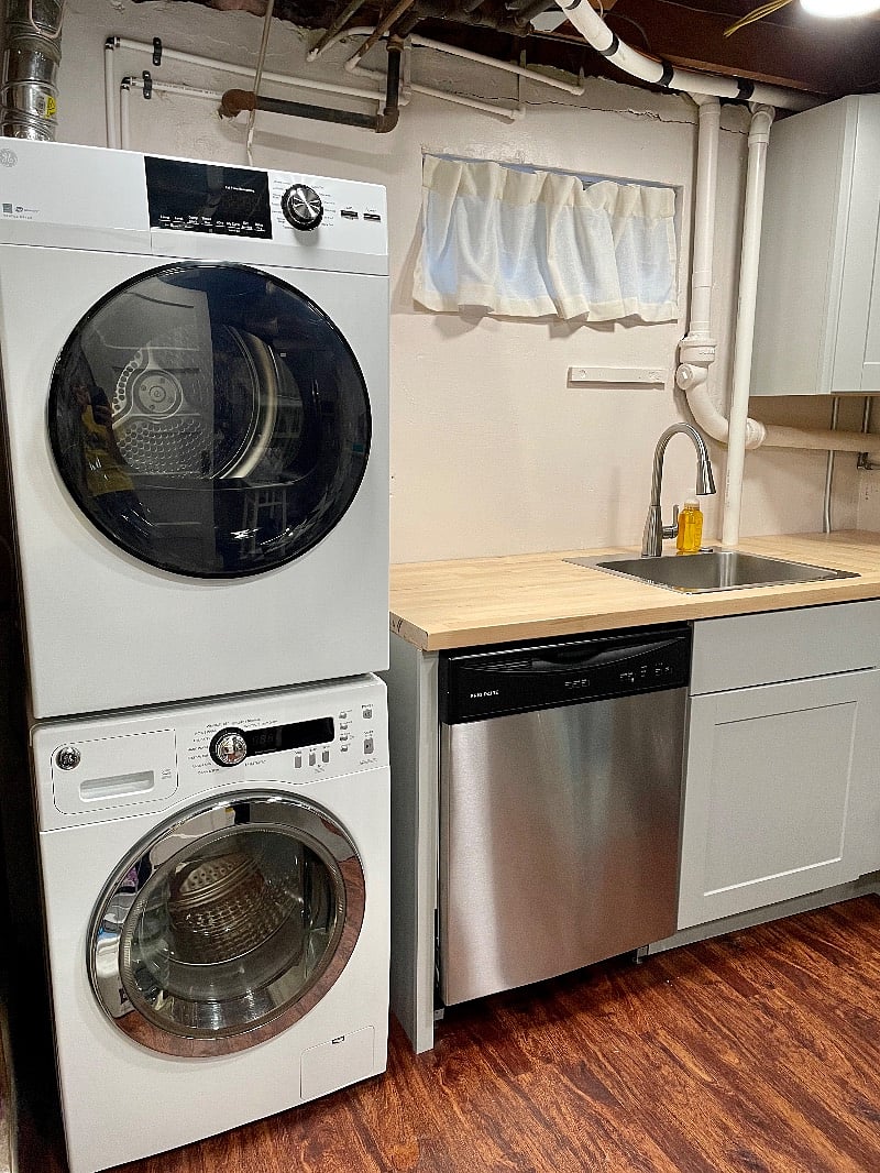 Washer/Dryer and dishwasher!
