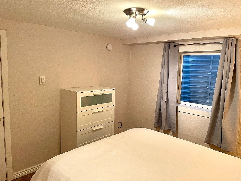 Queen bedroom