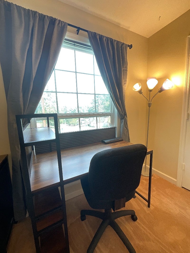 Desk/workspace