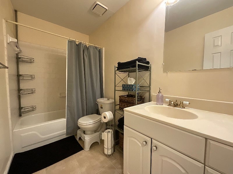 Fully stocked bathroom with 2 each of bath towels, bath sheets, hand towels, and washcloths.