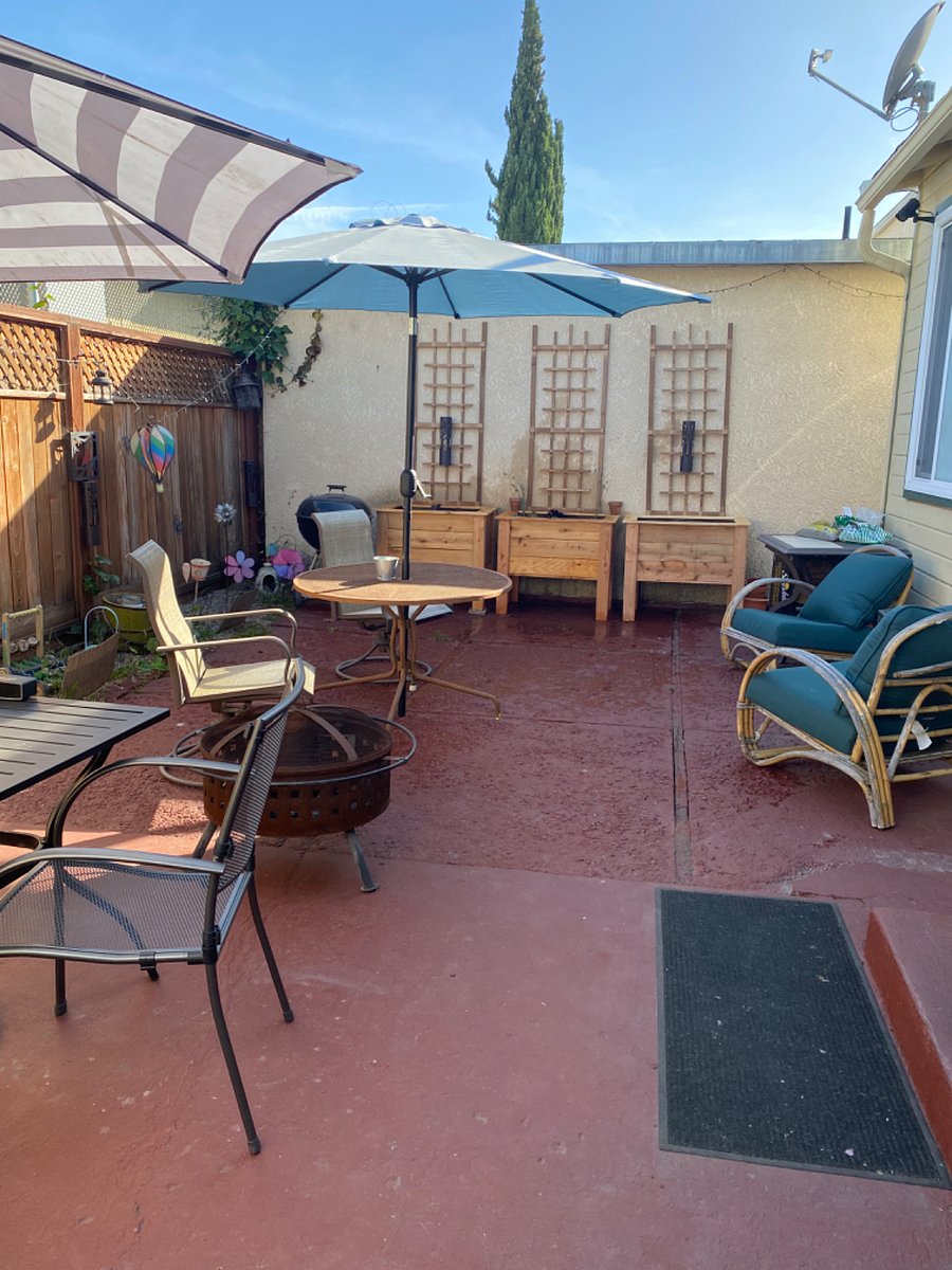 Private fenced patio