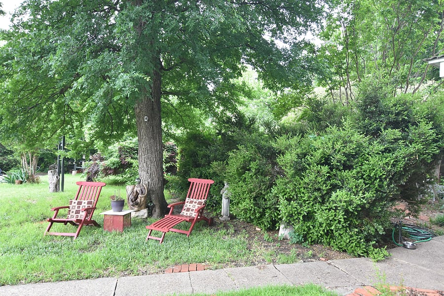 Front yard of cottage