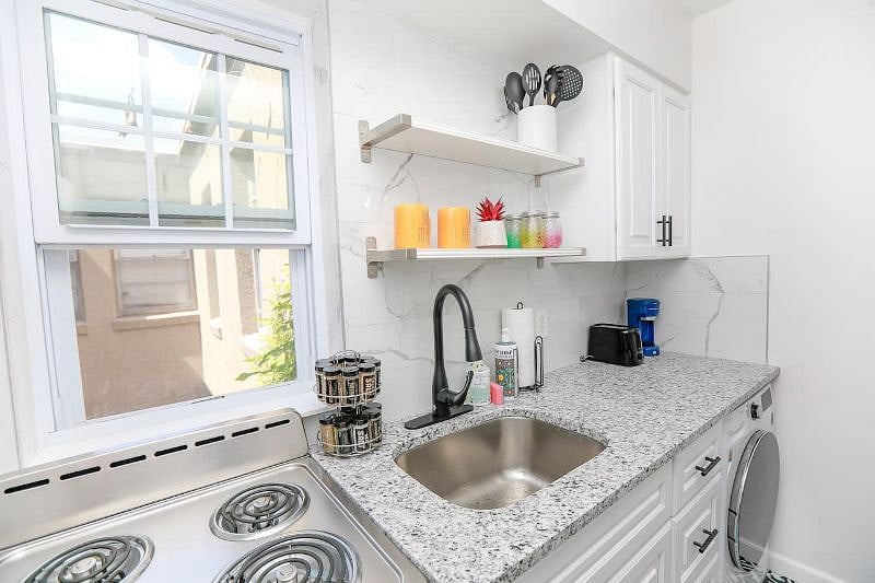 Furnished Finder property 414256_1 photo 32