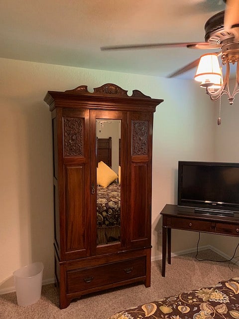 R2 Armoire/Wardrobe temp rental - transition