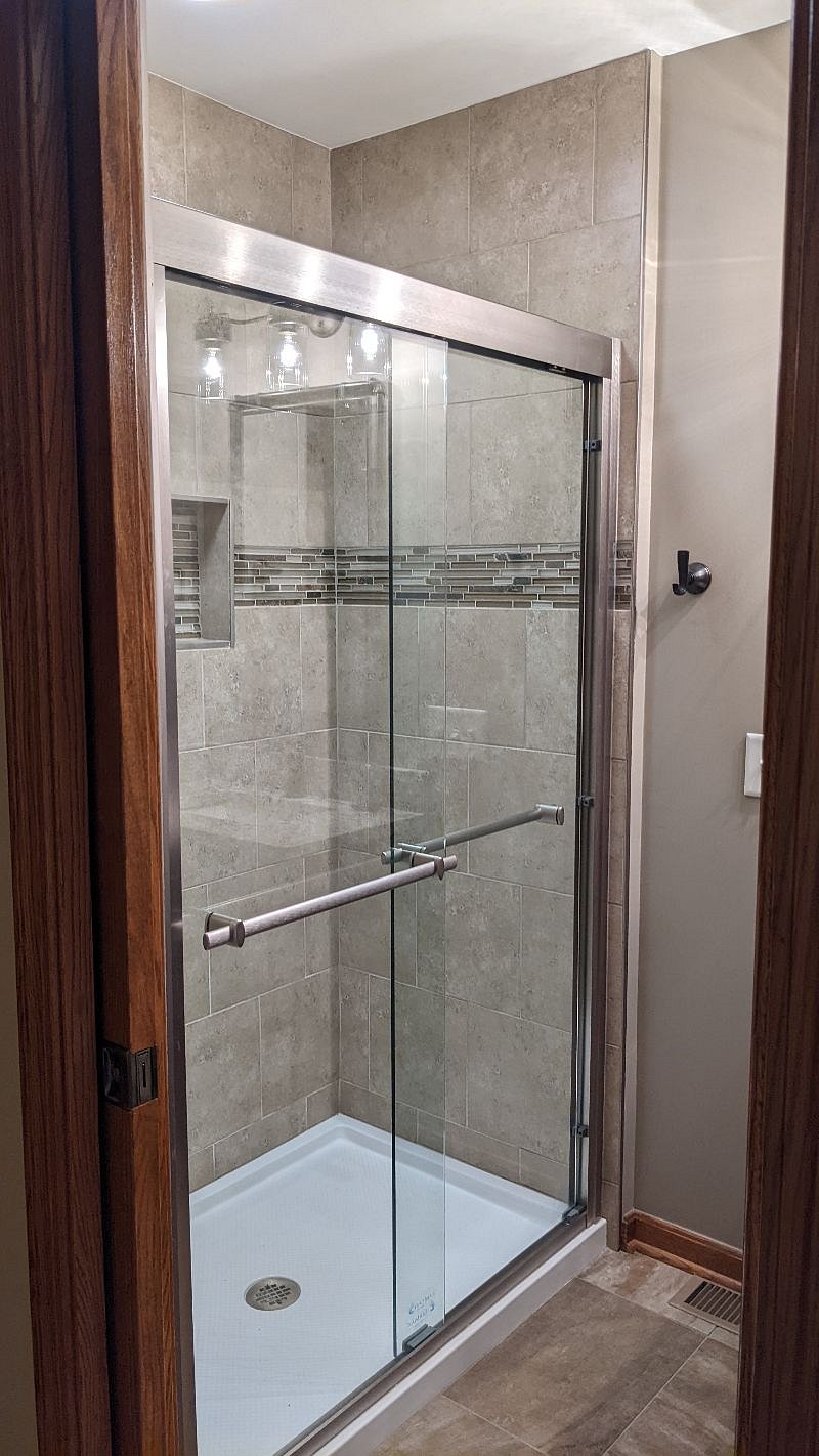 Bedroom 3: Private Bathroom