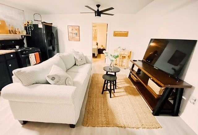 Furnished Finder property 414787_2 photo 3